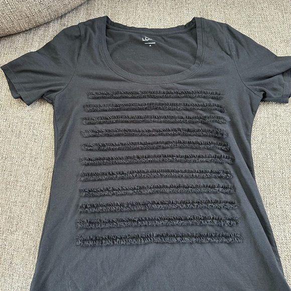 Ann Taylor LOFT Women’s Black Ruffle short Sleeve Scoop Neck T-shirt Medium - Picture 4 of 7